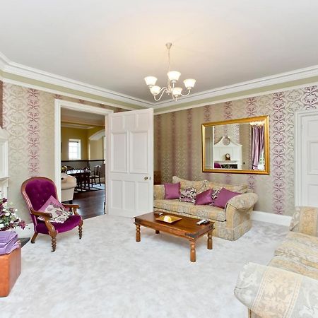 Luxury 3-Bedroom Apartment With Stunning Views At Ramsay Garden Edimburgo Esterno foto