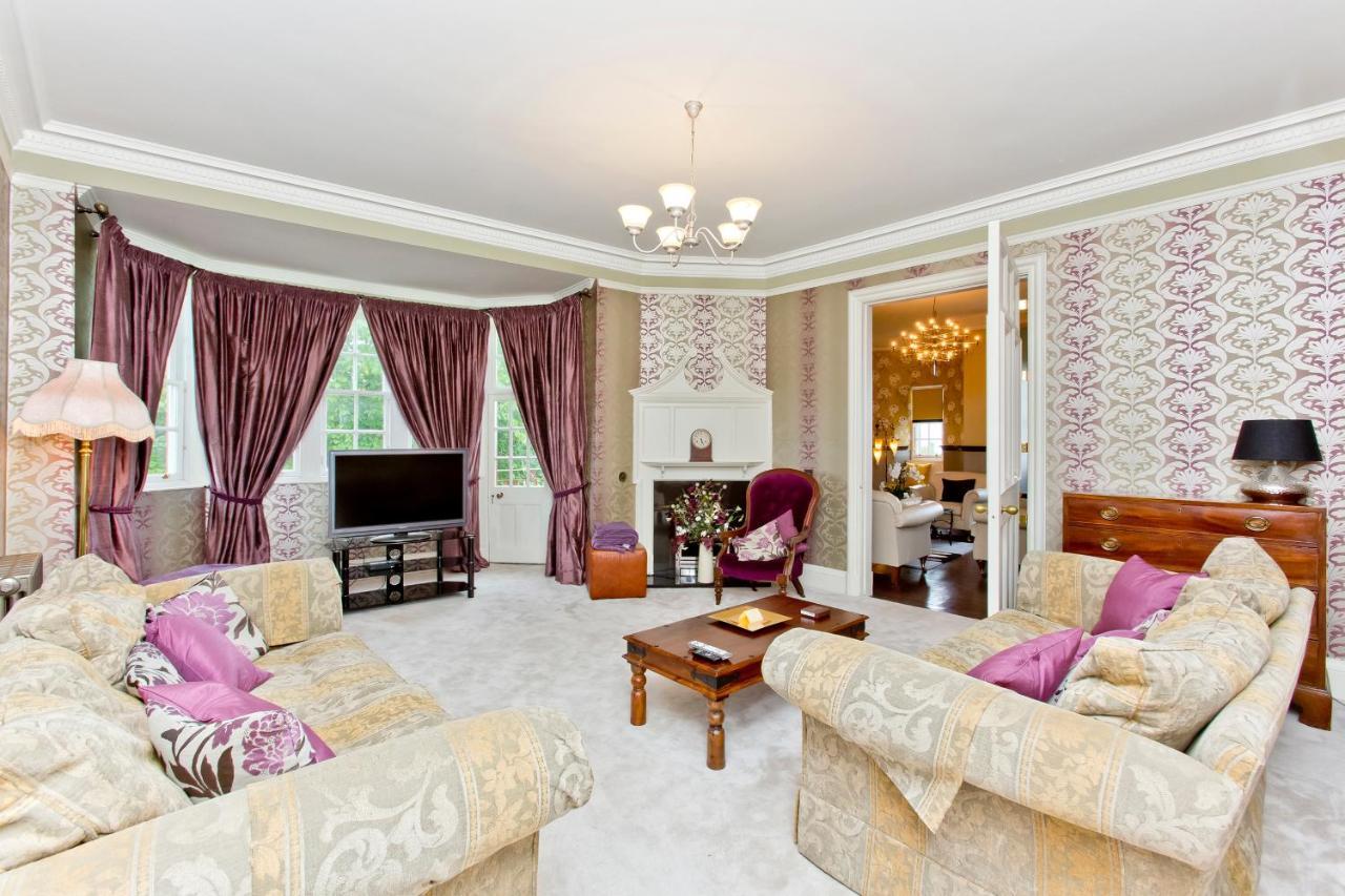 Luxury 3-Bedroom Apartment With Stunning Views At Ramsay Garden Edimburgo Esterno foto