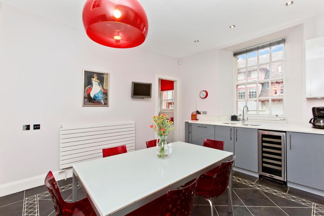 Luxury 3-Bedroom Apartment With Stunning Views At Ramsay Garden Edimburgo Esterno foto
