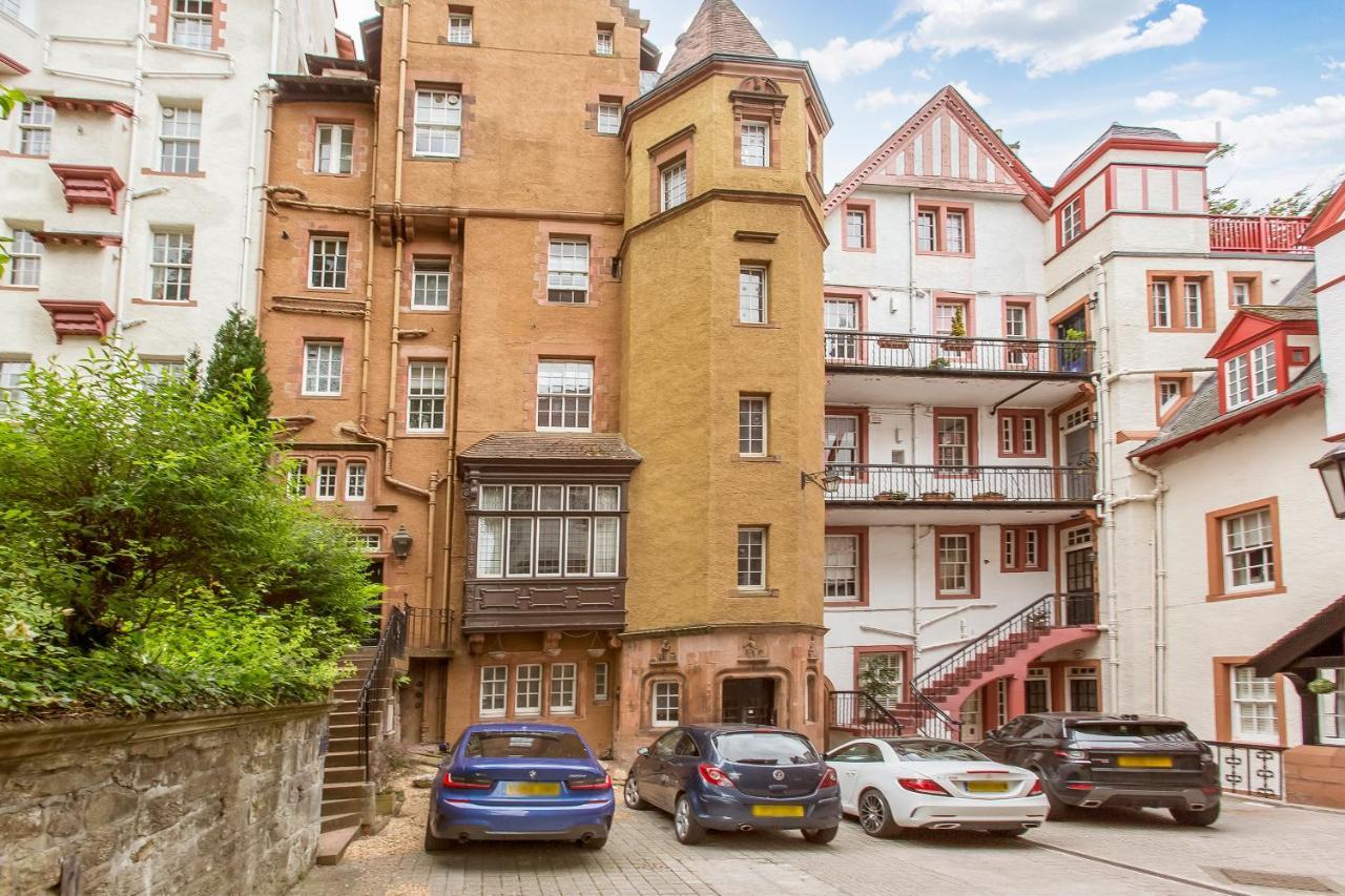 Luxury 3-Bedroom Apartment With Stunning Views At Ramsay Garden Edimburgo Esterno foto
